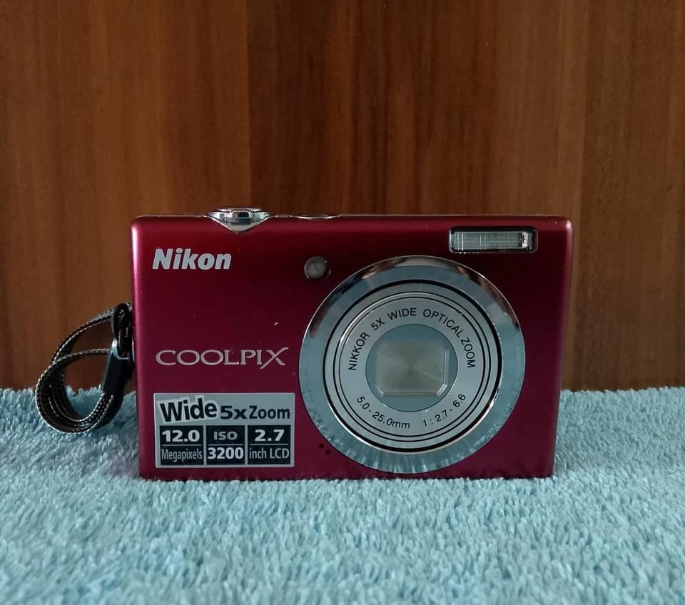 Nikon COOLPIX S570 Digital Cameras Black New Body Only
