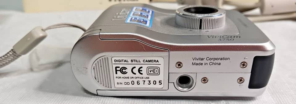 Vivitar ViviCam 3750 Digital Cameras Silver New Body Only