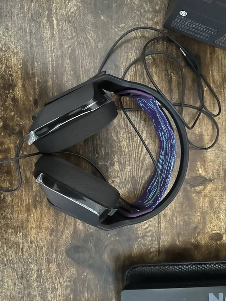 Logitech G335 Headphones & Earbuds 