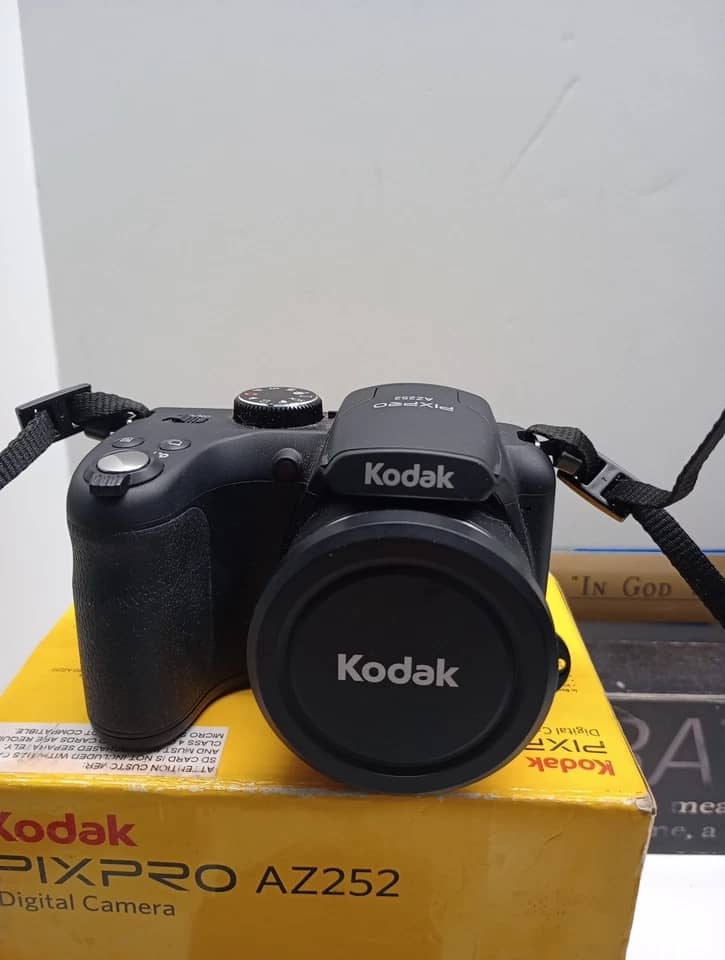 Kodak AZ252 Digital Cameras Black Refurbished - Excellent