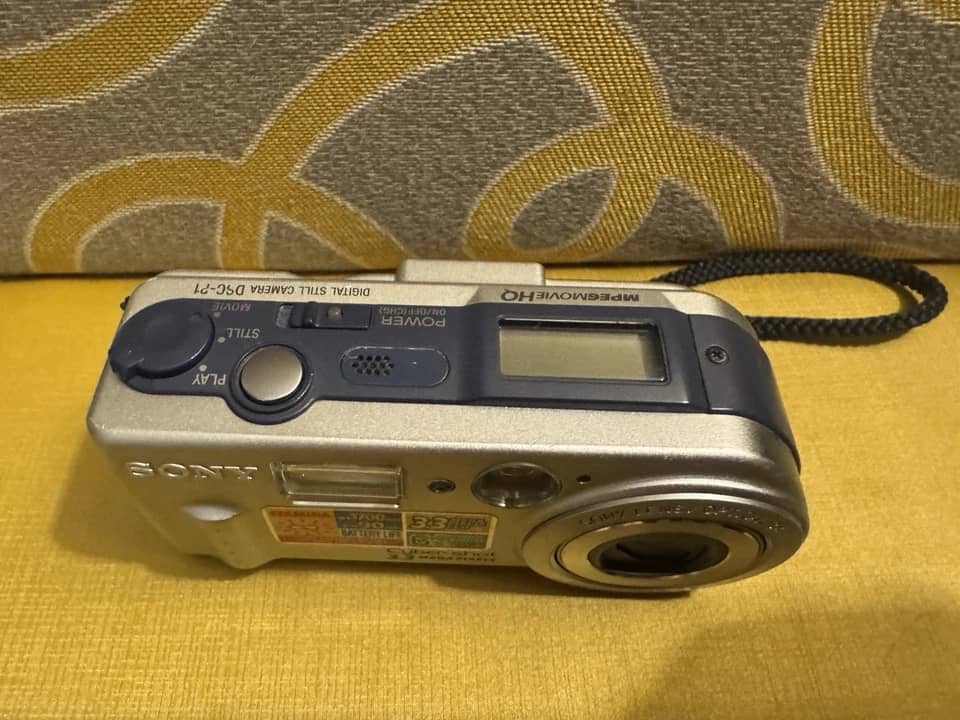 Sony DSC-P1 Cyber-shot Digital Cameras Silver New Body Only