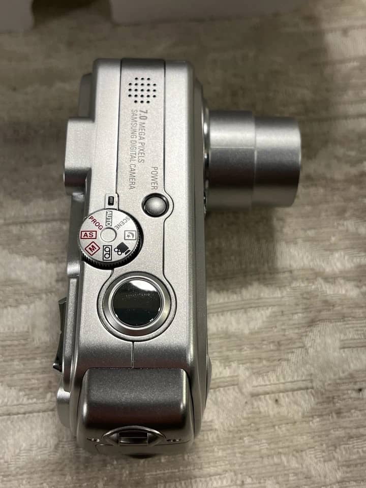 Samsung Digimax A7 Digital Cameras Silver Used - Good Body Only