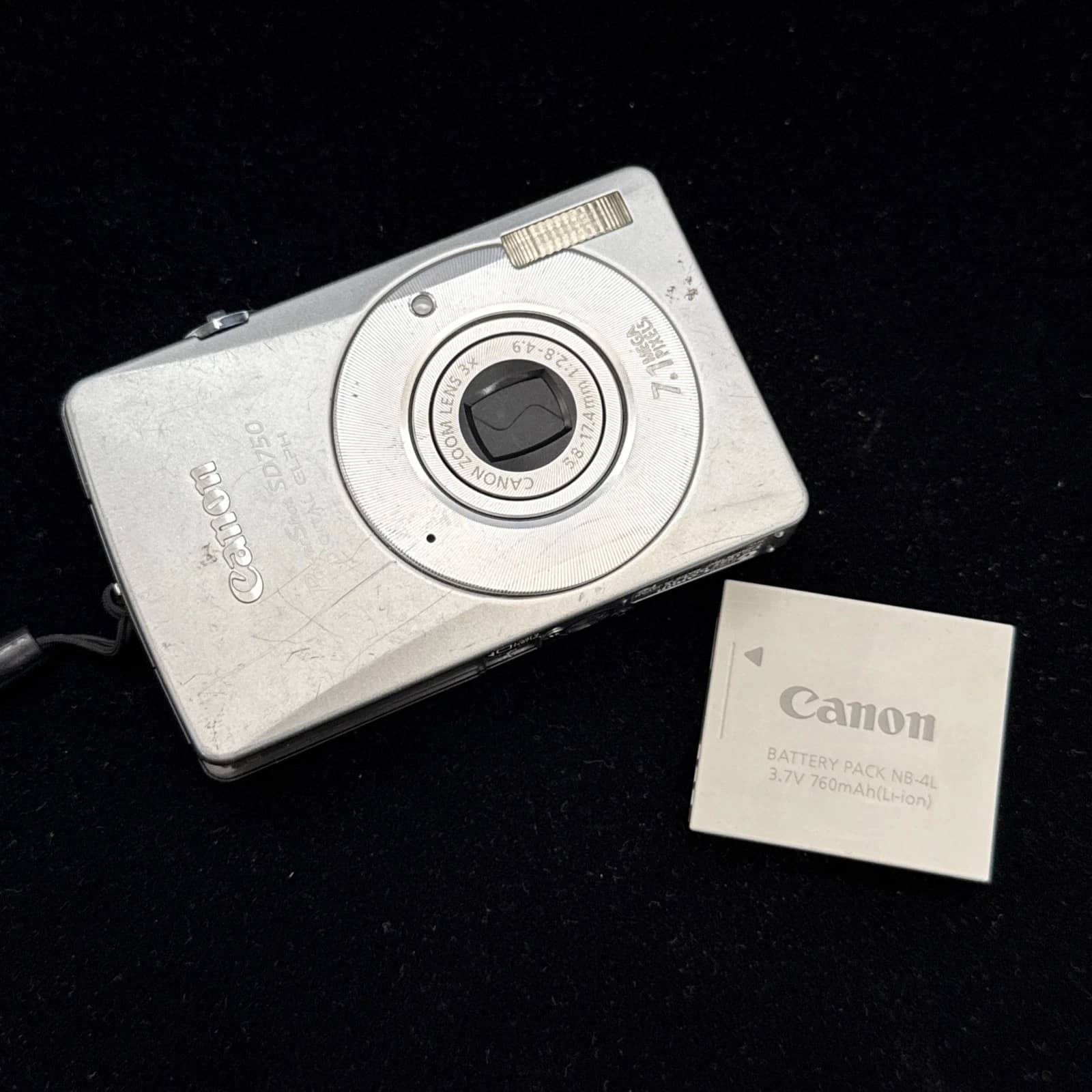 Canon SD 750 Digital Cameras Silver Refurbished - Excellent Body Only