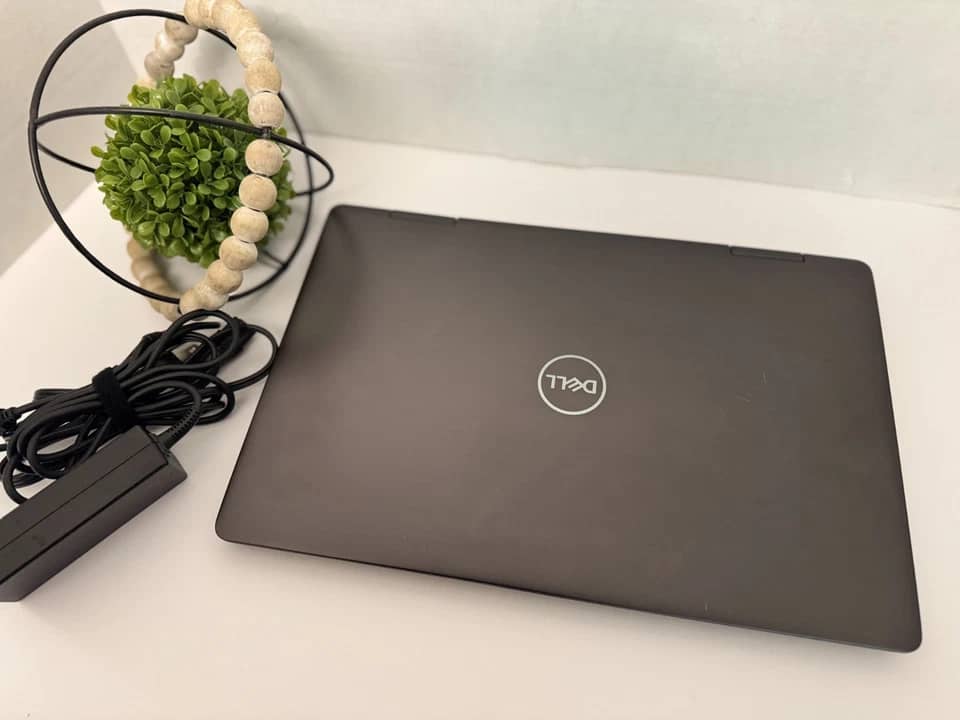 Dell Inspiron 15 7586 Computers