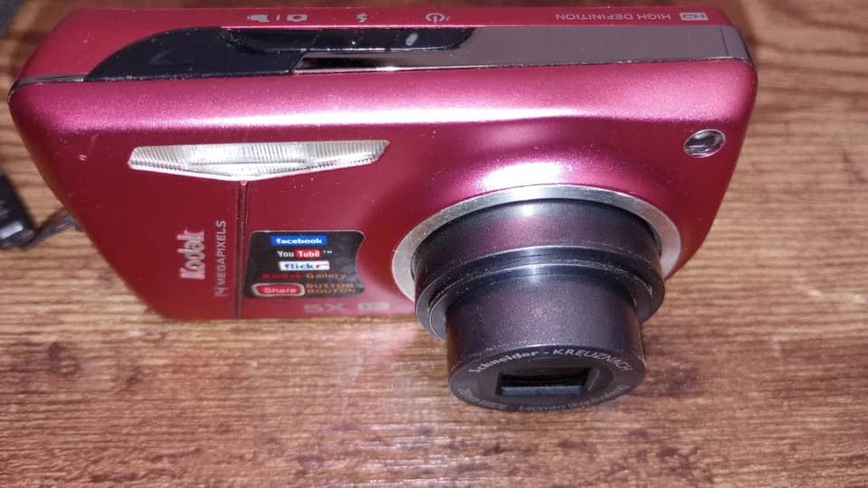 Kodak EasyShare M575 Digital Cameras pink Used - Good Body Only