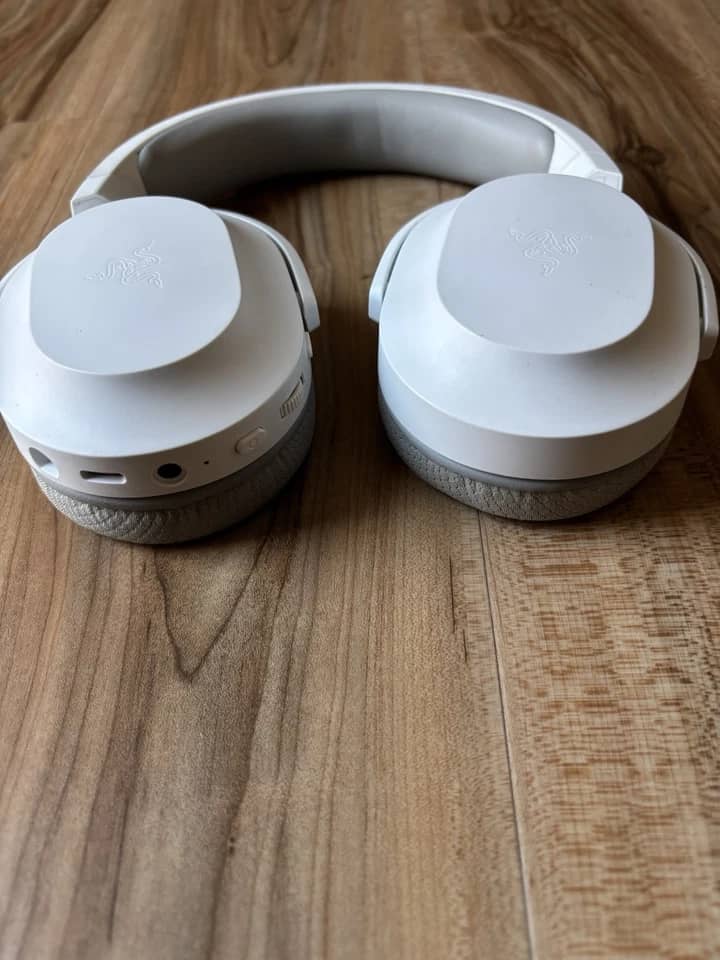 Razer Razer Barracuda Headphones & Earbuds 