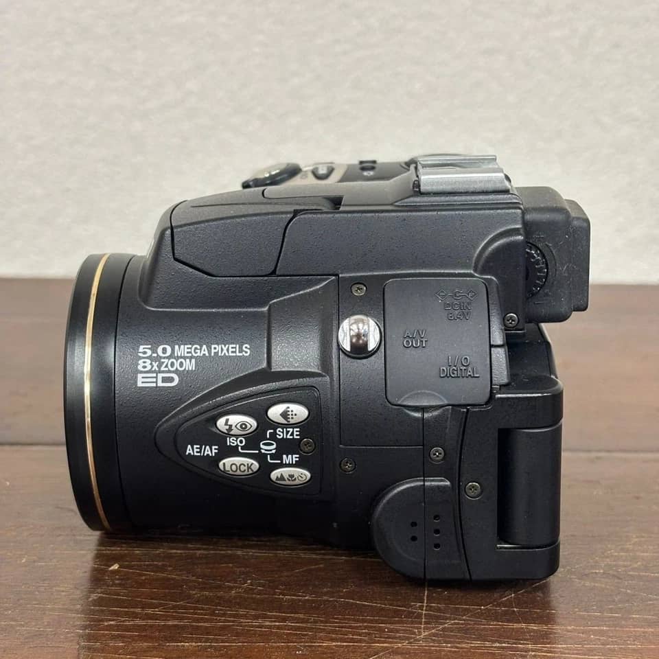 Nikon COOLPIX 5700 Digital Cameras Black New Body Only