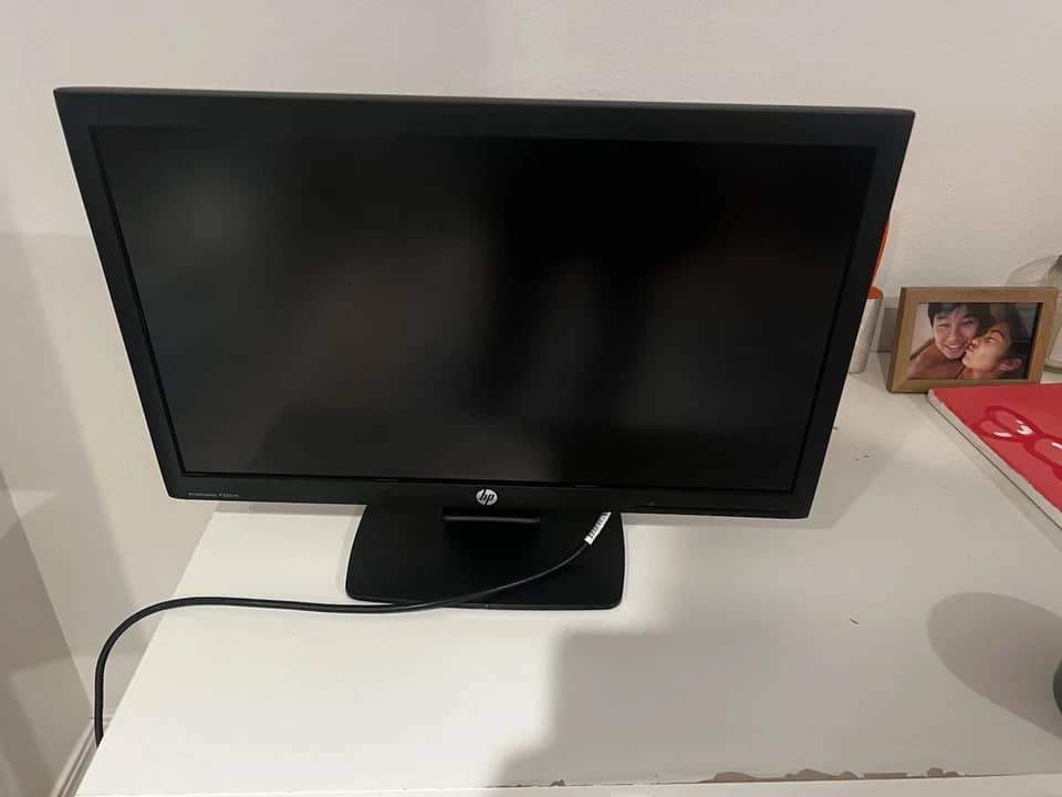 HP 2011x Monitors