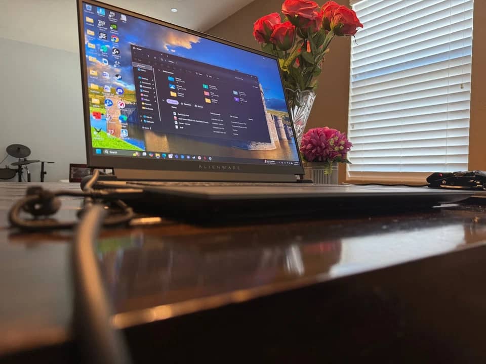 Dell Alienware m18 R2 Computers