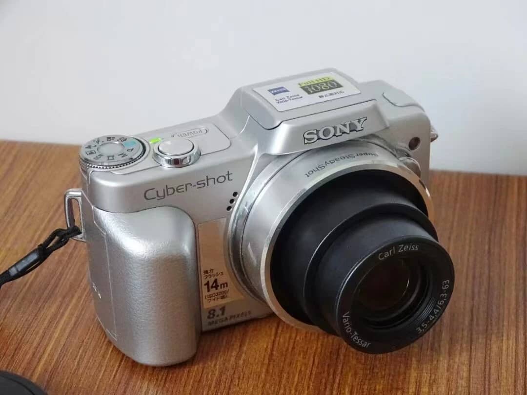 Sony Cyber-shot DSC-H3 Digital Cameras Black Used - Good Body Only