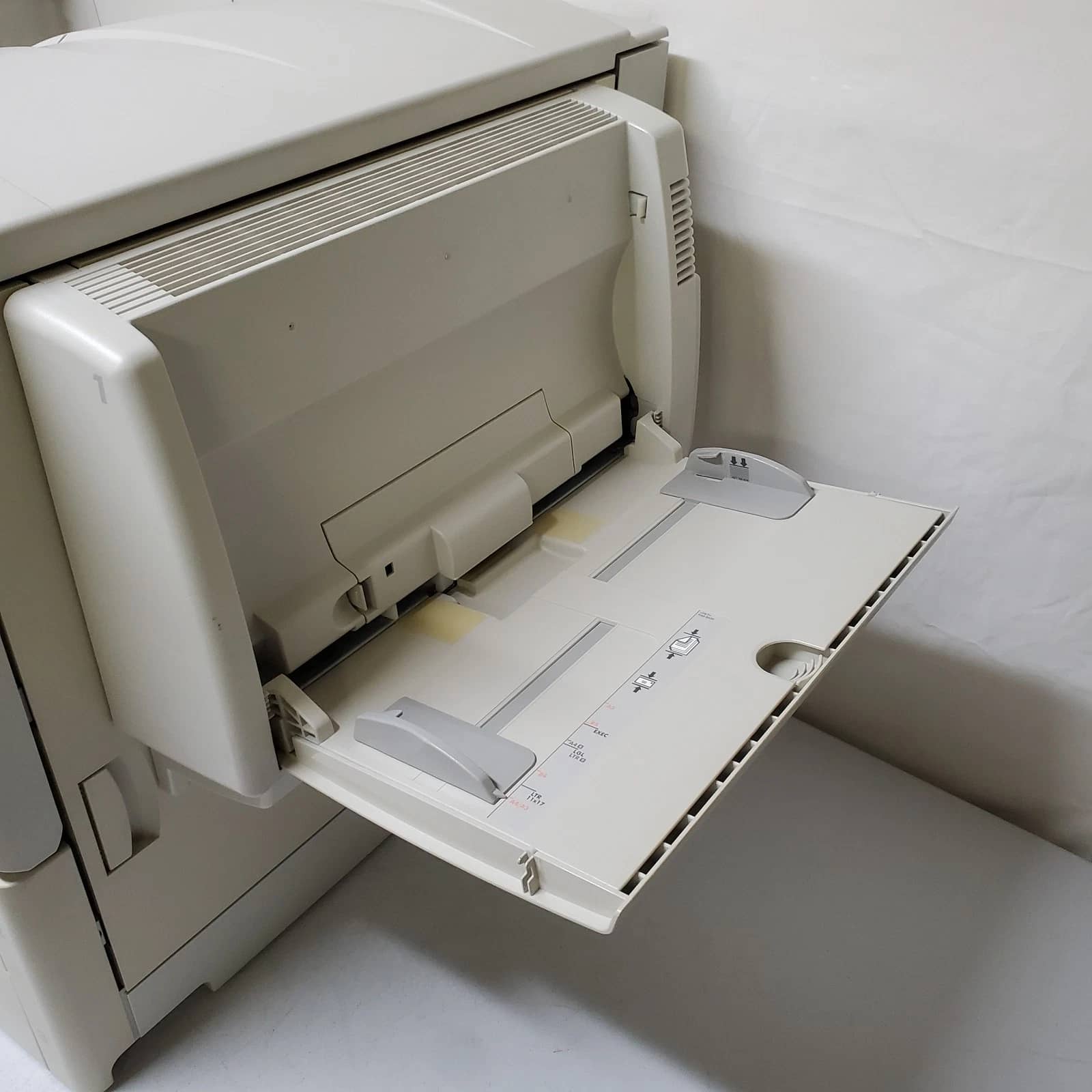 HP LaserJet 9040DN Printers Used - Good