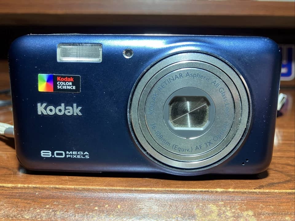 Kodak EasyShare V803 Digital Cameras Blue Used - Very Good Body Only
