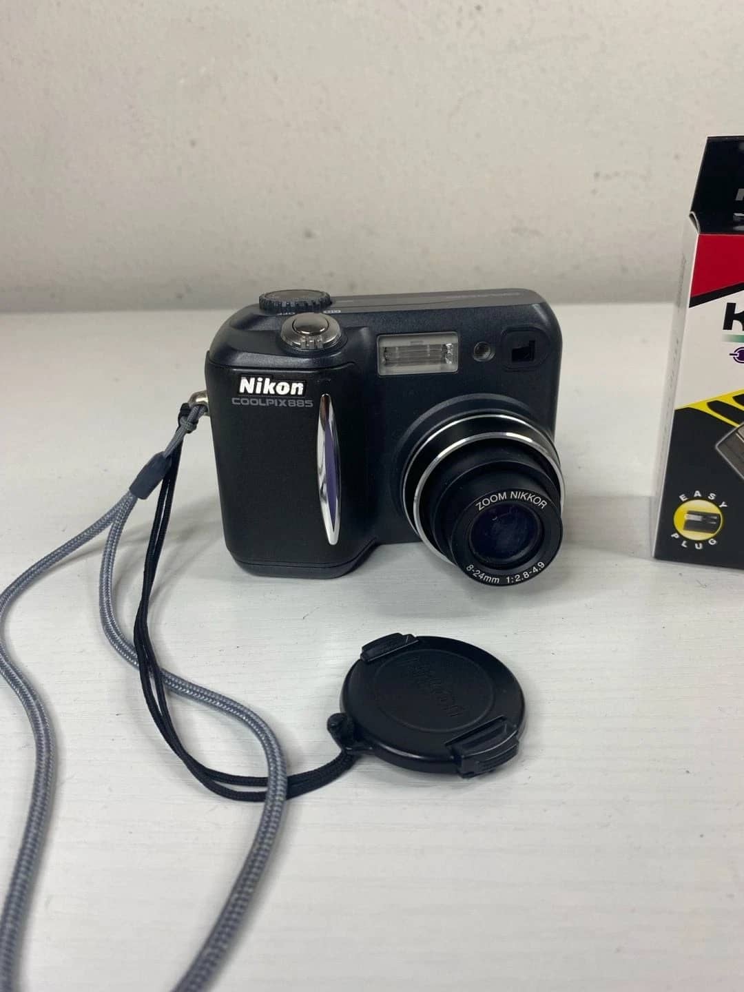 Nikon COOLPIX 885 Digital Cameras White New Body Only