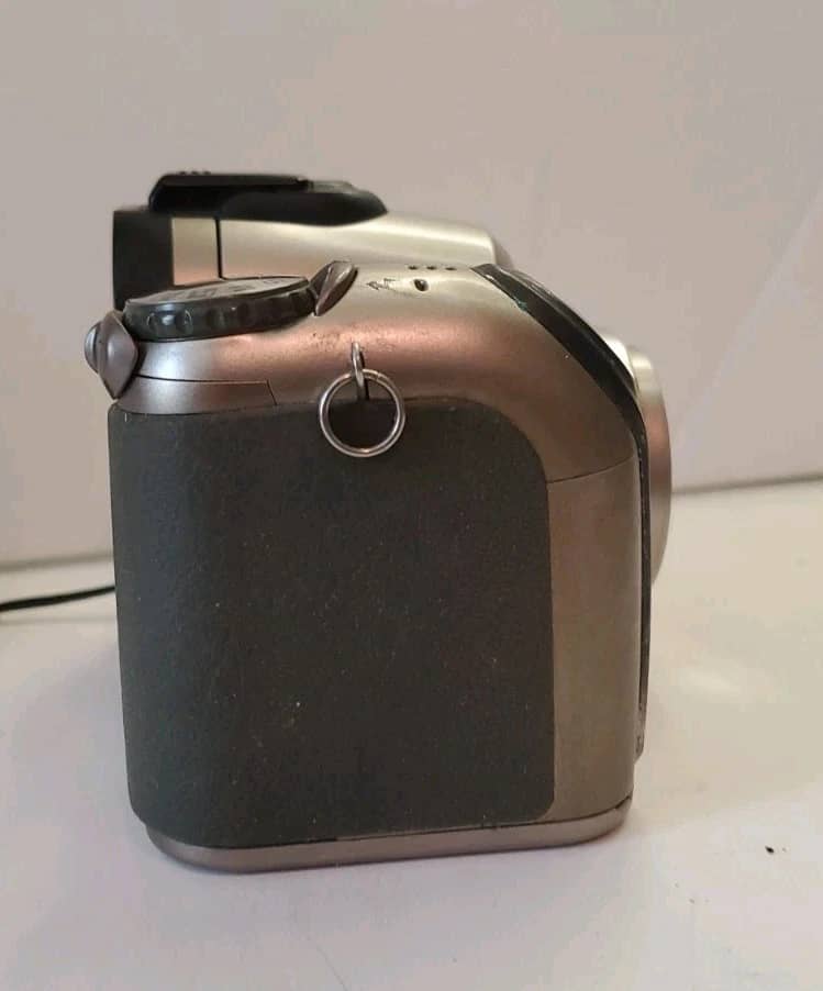Minolta DiMAGE Z6 Digital Cameras Silver Open-Box Excellent