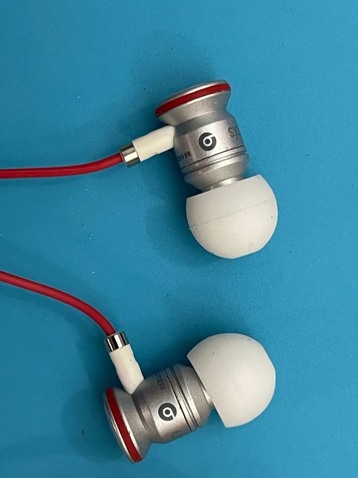 Beats urBeats Headphones & Earbuds White New