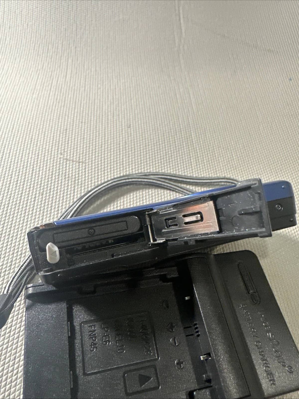 SANYO VPC T1495 Digital Cameras Blue New Body Only
