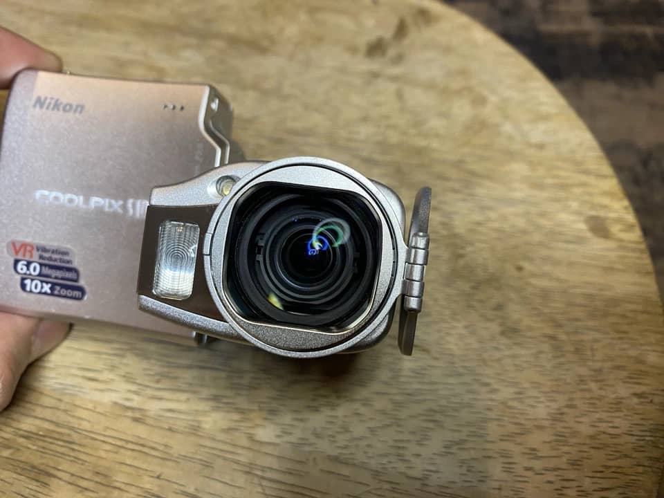 Nikon COOLPIX S10 Digital Cameras Silver New Body Only