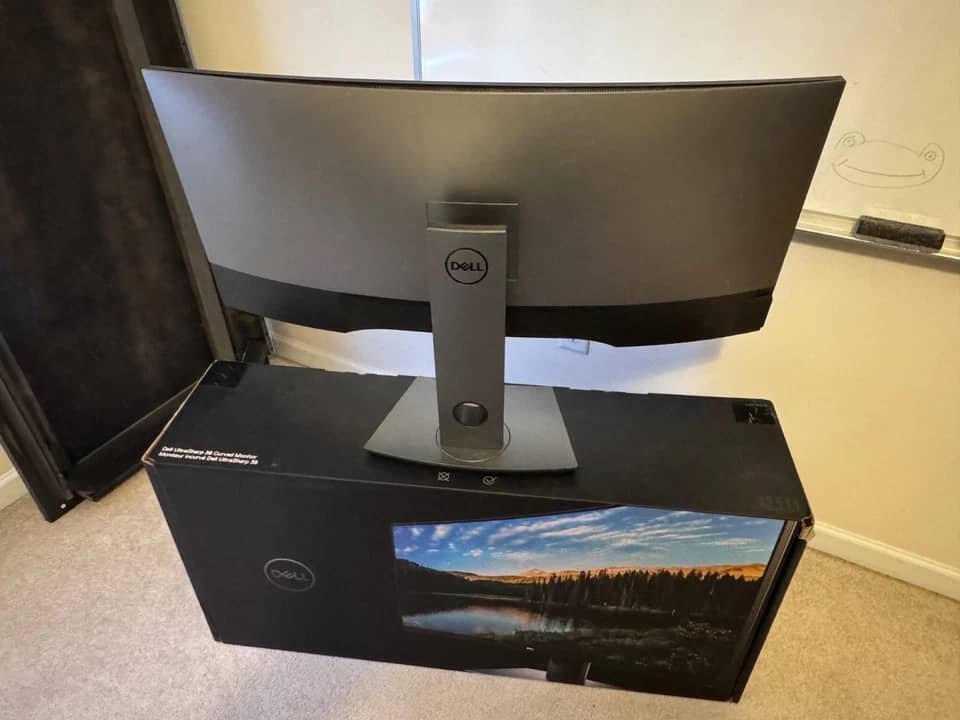Dell U3818DW Monitors