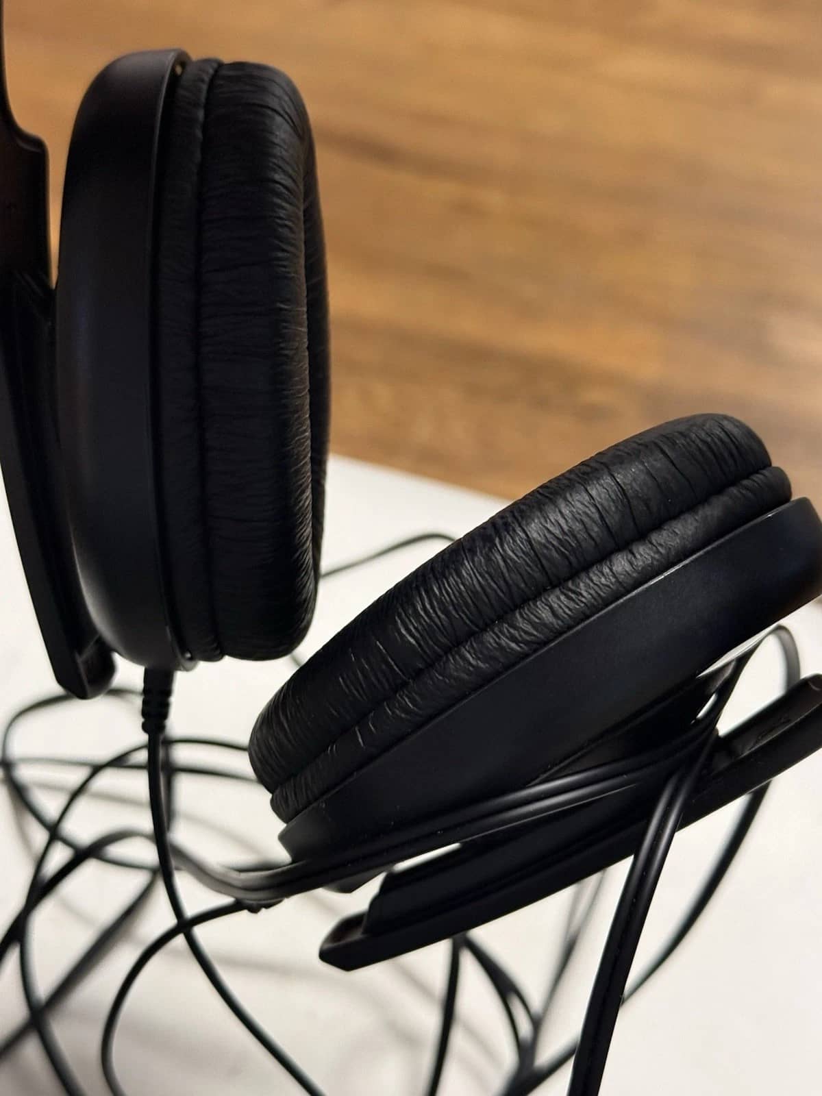 Sennheiser HD 202 Headphones & Earbuds Black New