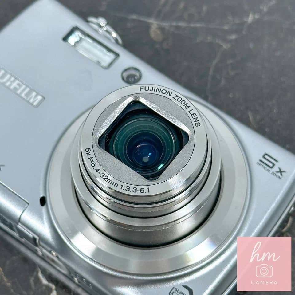 Fujifilm DiMAGE F100 Digital Cameras