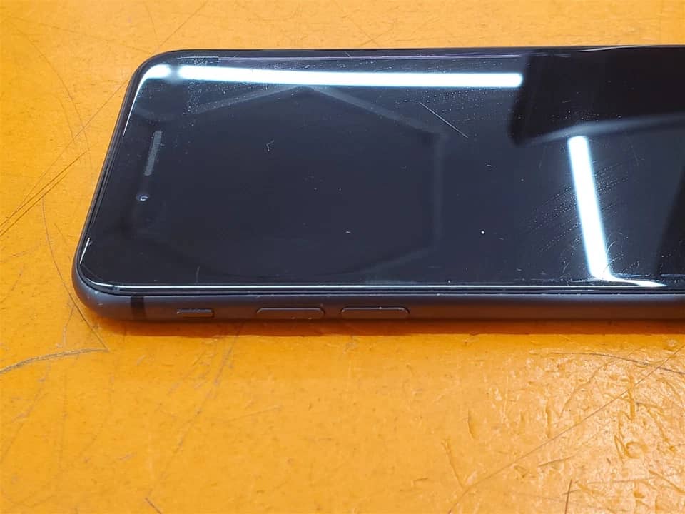 Apple iPhone 8 Cell Phones