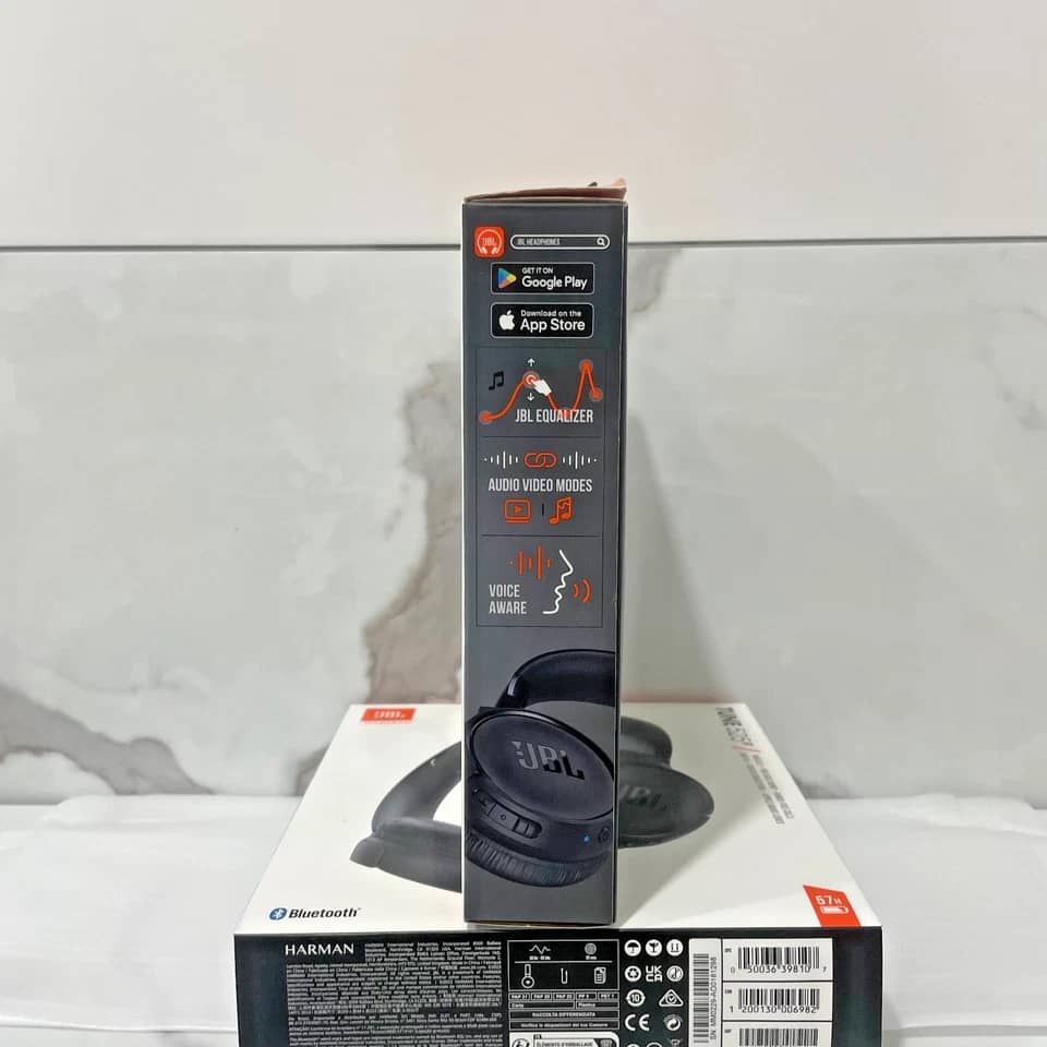 JBL Tune525BT Headphones & Earbuds Black New
