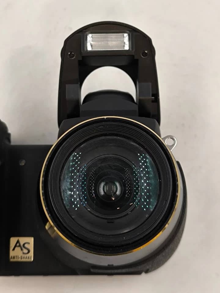 Minolta DiMAGE Z6 Digital Cameras