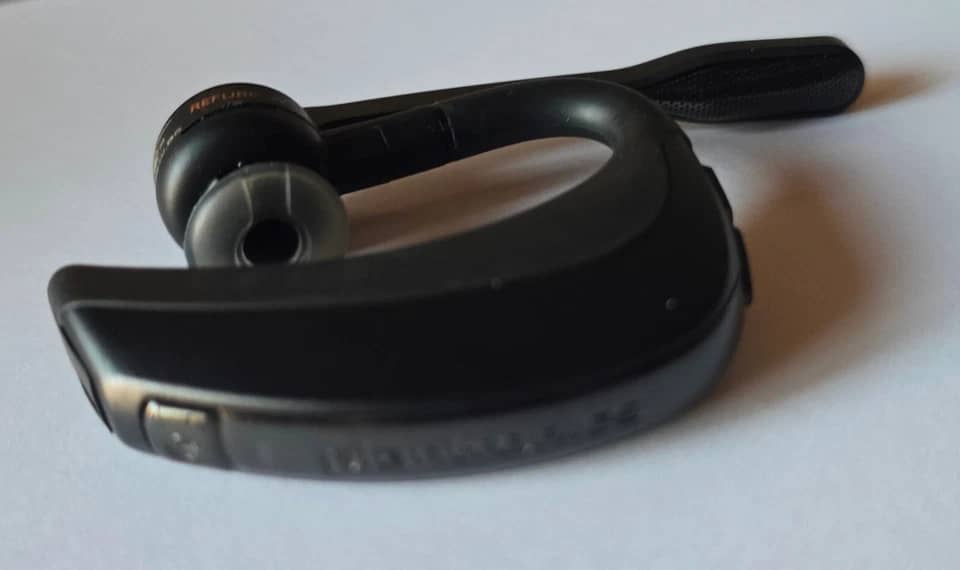 Plantronics Voyager PRO Headphones & Earbuds Black New
