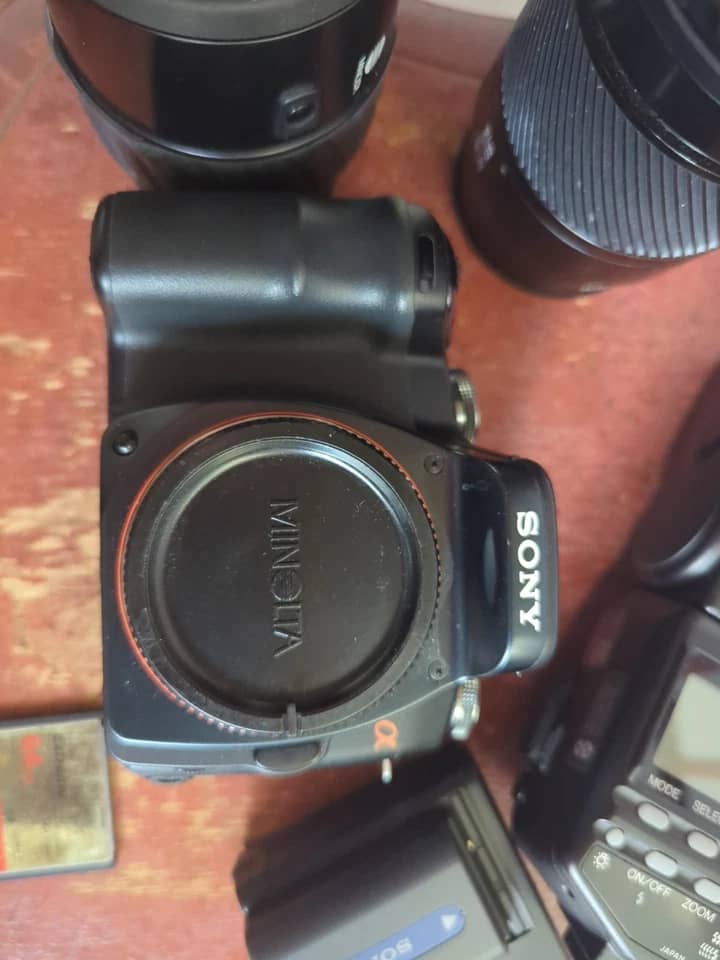 Sony Alpha 100 Digital Cameras Black New Body Only