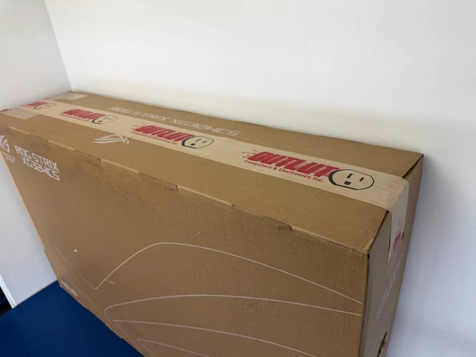 ASUS XG32WCS Monitors