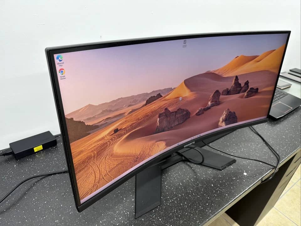 GIGABYTE 34WR50QC Monitors