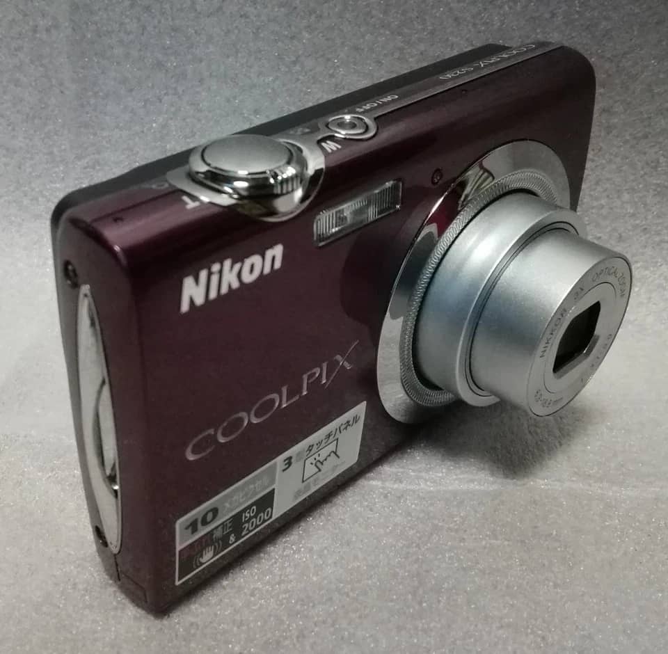Nikon COOLPIX S230 Digital Cameras Silver New Body Only