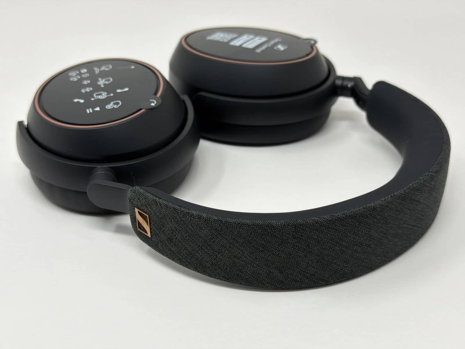 Sennheiser MOMENTUM Headphones & Earbuds Black New