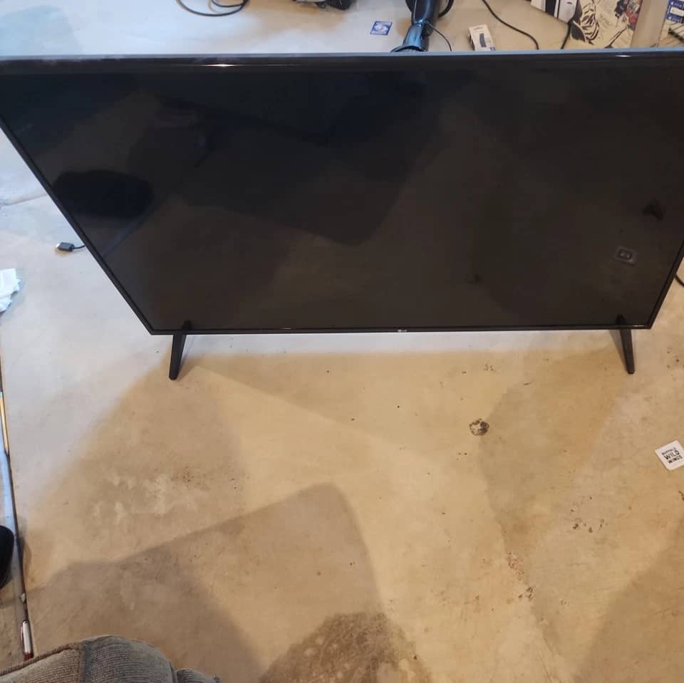 LG J6300 TVs