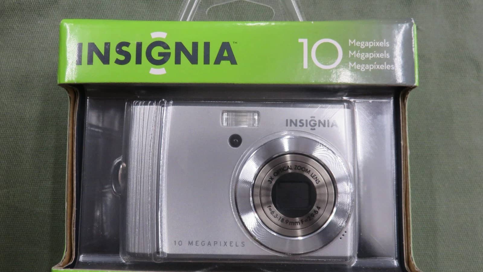Insignia NS-DSC110A Digital Cameras Silver New Body Only