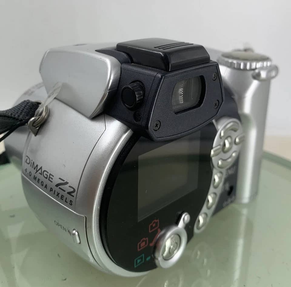 Minolta DiMAGE Z2 Digital Cameras Silver Used - Good