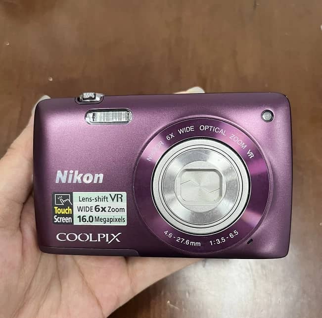 Nikon COOLPIX 4300 Digital Cameras Silver New Body Only