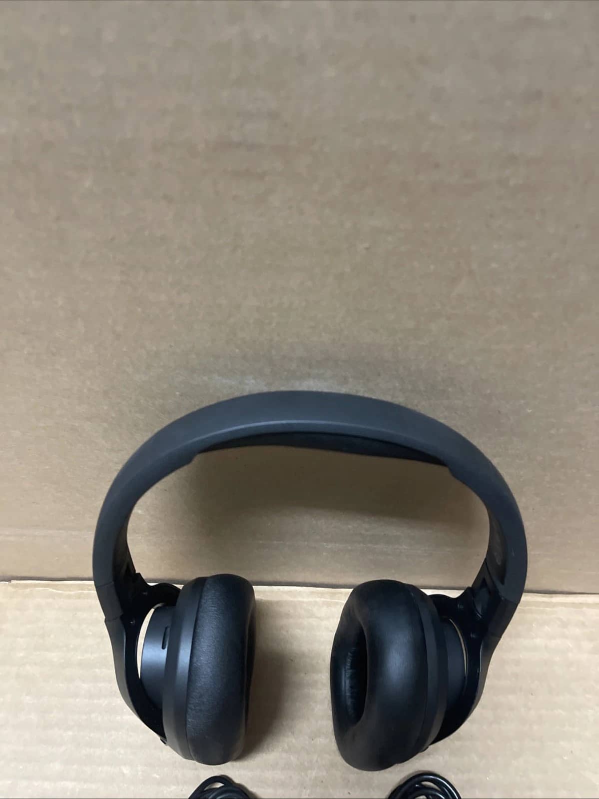 Belkin SoundForm Isolate Headphones & Earbuds Sand New