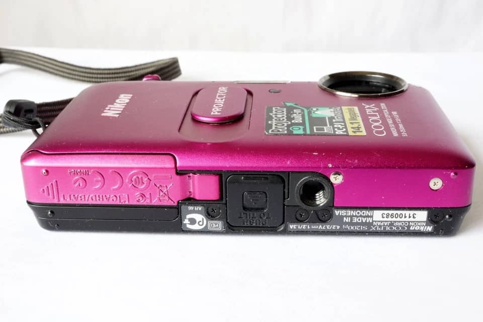 Nikon COOLPIX S1200pj Digital Cameras Black New Body Only