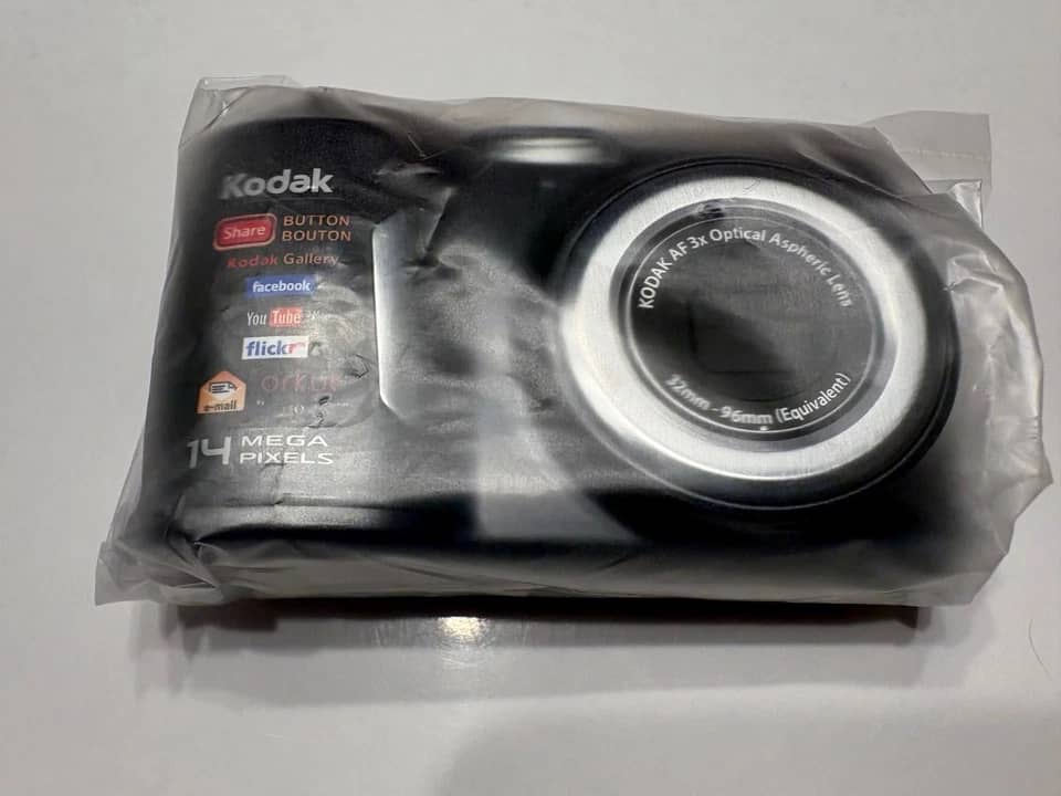 Kodak EasyShare C183 Digital Cameras Blue Open-Box Excellent Body Only