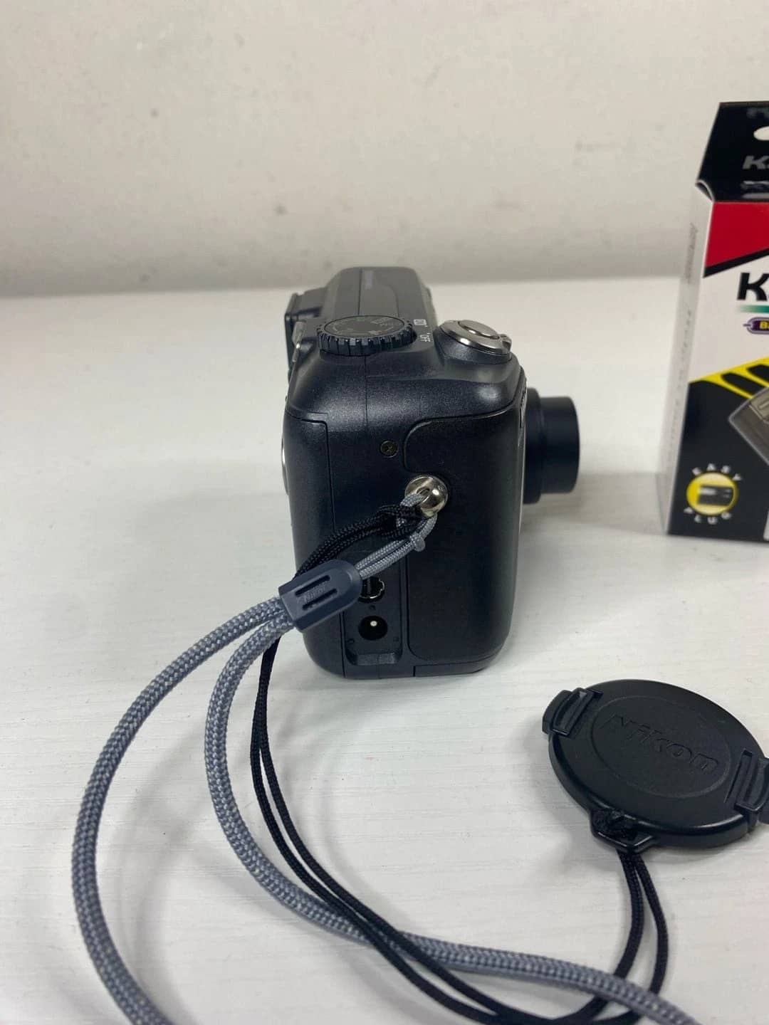 Nikon COOLPIX 885 Digital Cameras White New Body Only
