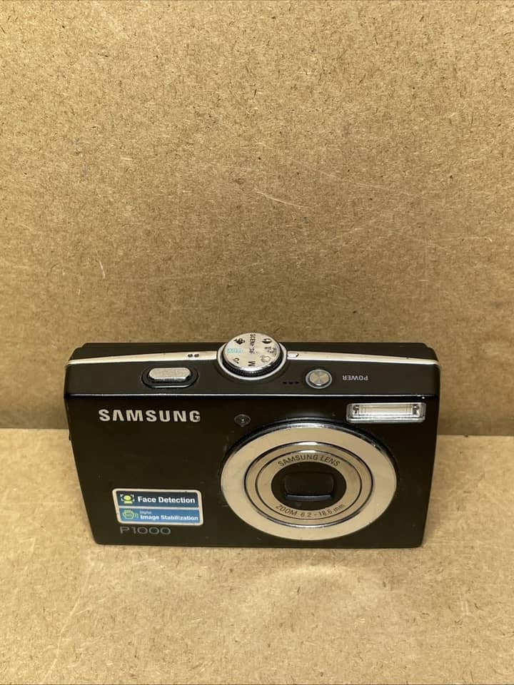 Samsung COOLPIX P1000 Digital Cameras