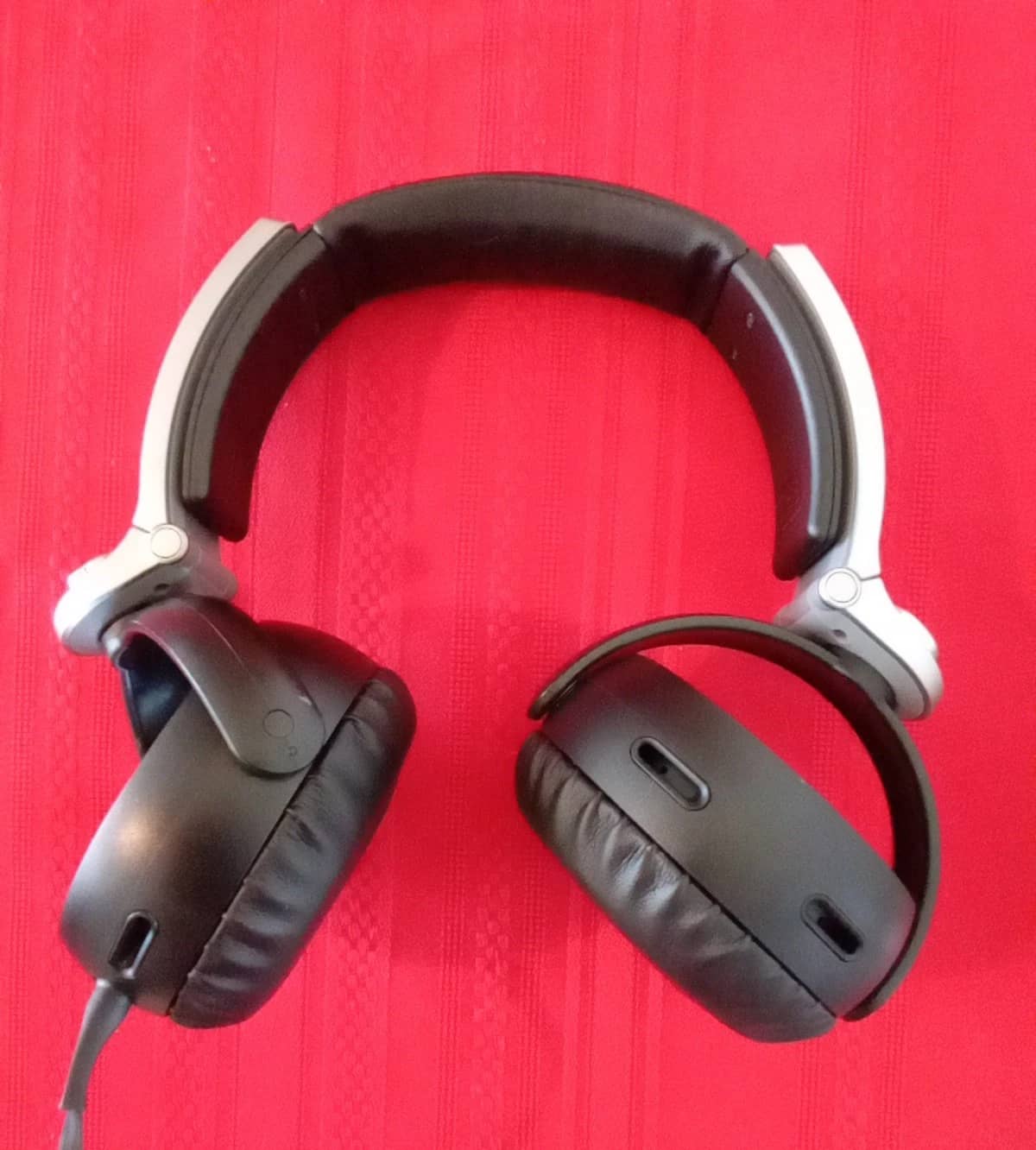 Sony MDRXB800 Headphones & Earbuds Black New
