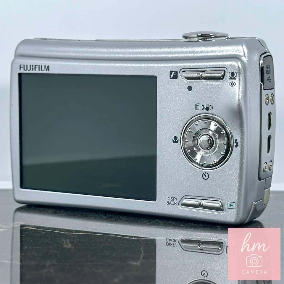 Fujifilm DiMAGE F100 Digital Cameras
