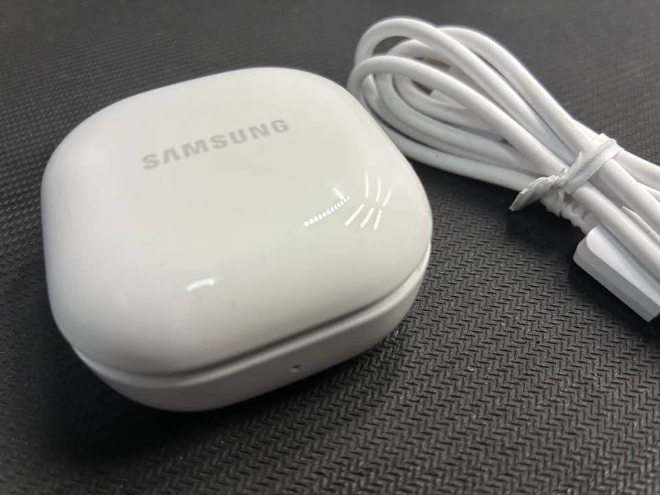 Samsung Galaxy Buds FE Headphones & Earbuds 