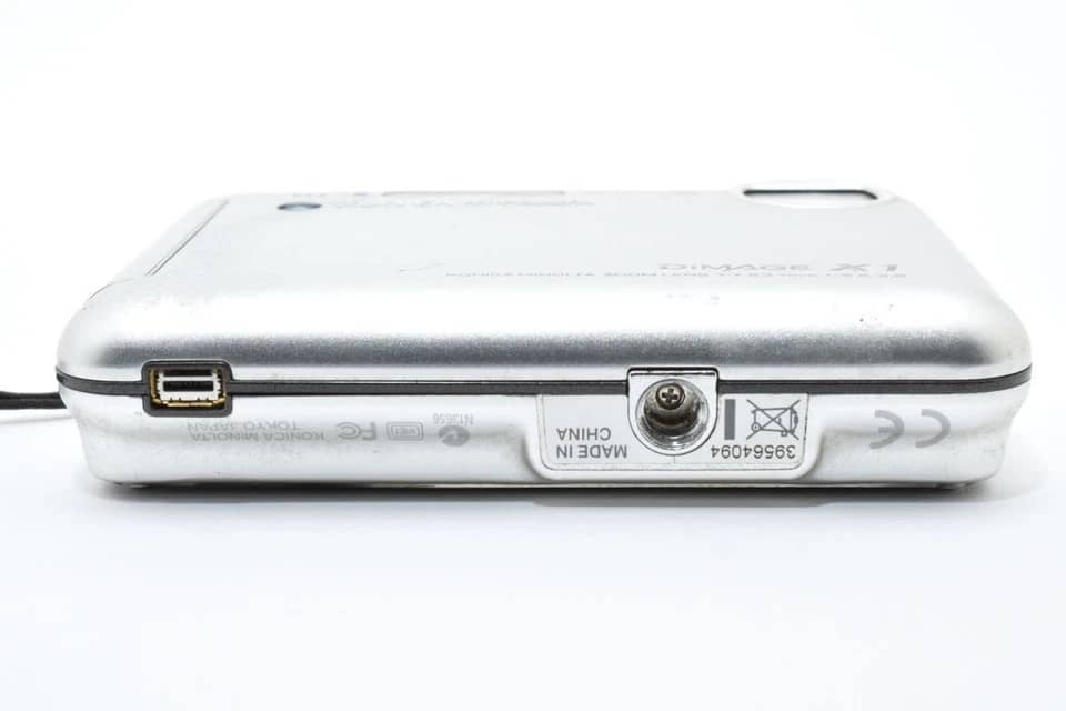 Minolta DiMAGE X Digital Cameras