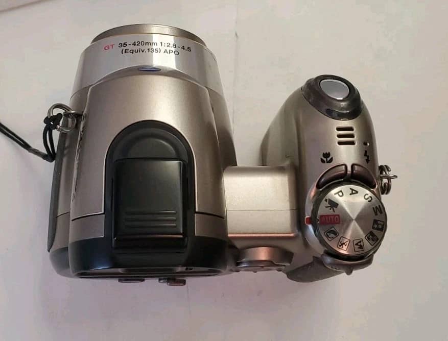 Minolta DiMAGE Z6 Digital Cameras Silver Open-Box Excellent