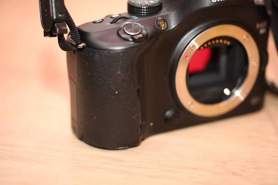 Samsung NX20 Digital Cameras Black New Body Only