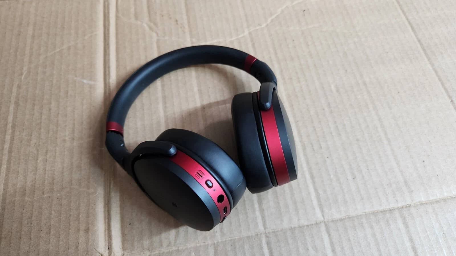 Sennheiser HD 458BT Headphones & Earbuds Black New
