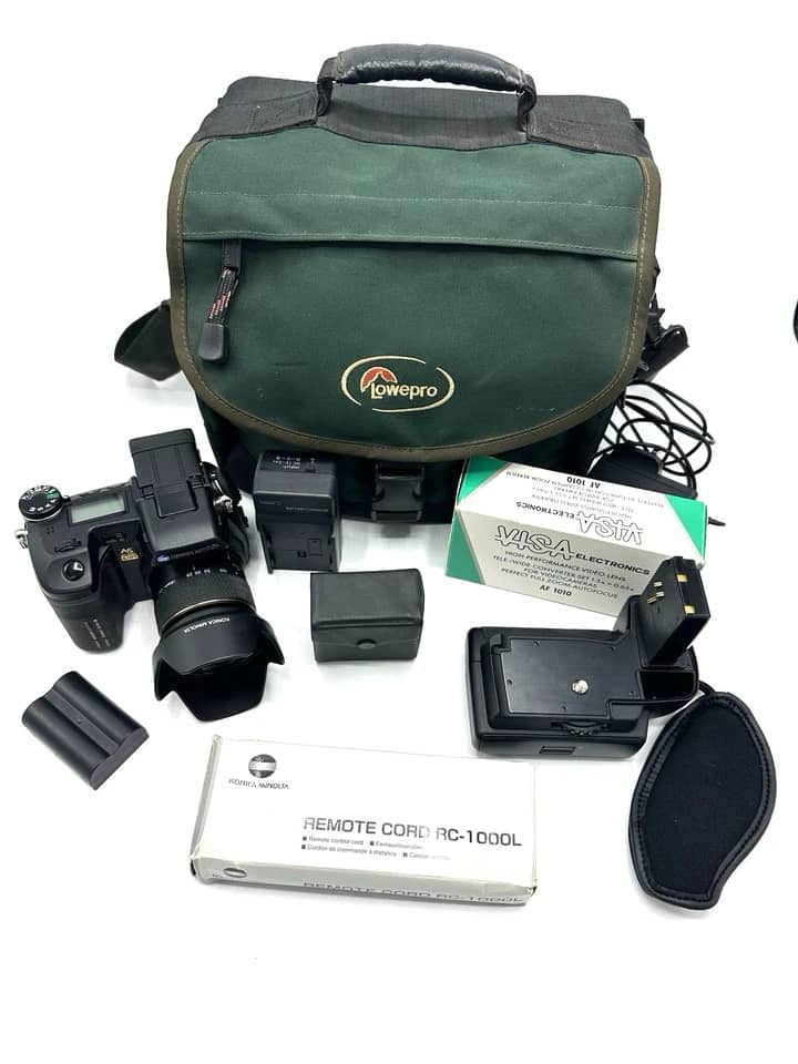 Minolta DiMAGE A2 Digital Cameras Black Used - Good